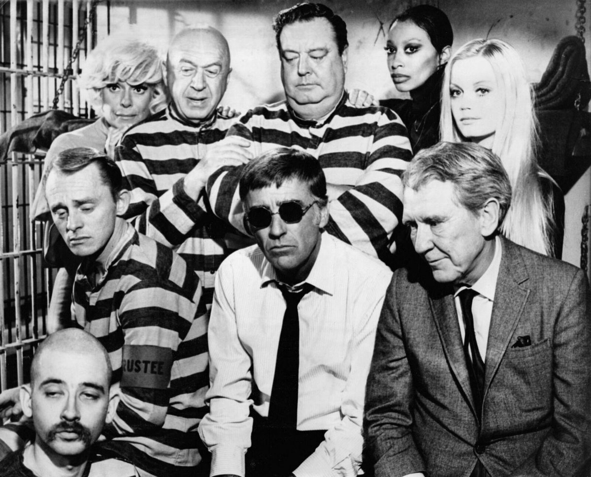 A group photo from the set of Otto Preminger's 'Skidoo' (1968), which went into wide release 52 years ago today.
#carolchanning #ottopreminger #jackiegleason #donyaleluna #alexandrahay #frankgorshin #peterlawford #burgessmeredith #austinpendleton