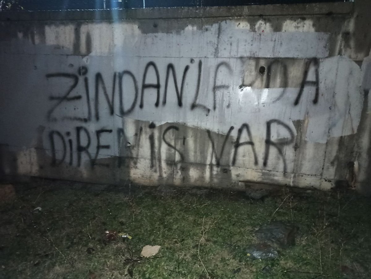 Zindanlarda açlık grevi, zindanlara ses ver yazılım çalışmamız, Arnavutköy gençlik meclisi olarak Haraççı, Anadolu mahallesi, Sancaktepe Mahallesi'nde gerceklestirildi.
#zindanlardadirenişvar 
#bijiberxwedanazindana
@HDPGencMeclisi