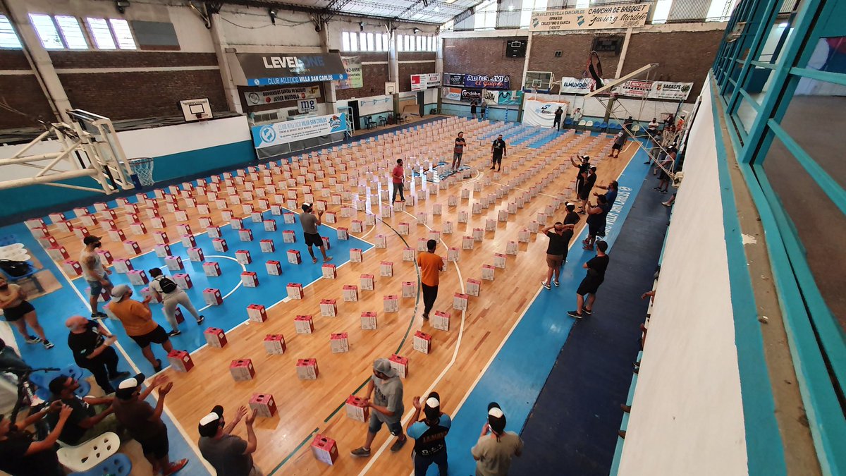 Entregando 1000 cajas navideñas a nuestros compañeros petroleros que peor la pasaron en este año.
Otro sindicato SUPeH Ensenada es posible. <a href="/wadodecorrido/">Wado de Pedro 🇦🇷</a> <a href="/pablomoyano_ok/">Pablo Moyano</a>