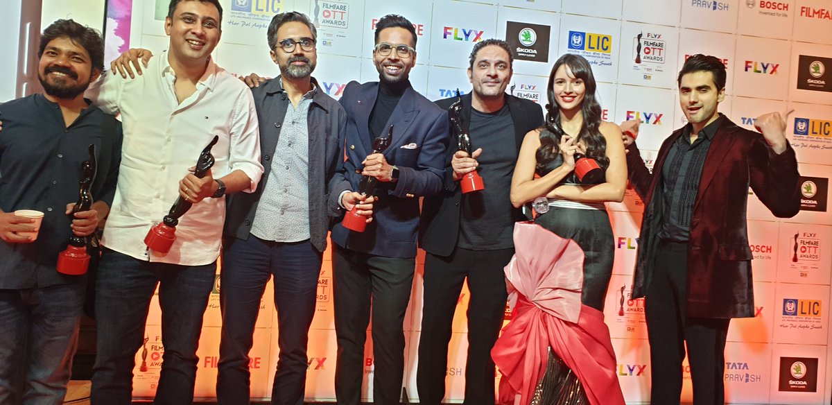 nowitsabhi's tweet image. #paatallok Best Series, Best Original Story, Best Director, Best Screenplay, Best Actor (Male) Big Congratulations to our entire cast &amp;amp; crew. @filmfare @OfficialCSFilms @PrimeVideoIN #SudipSharma #avinasharun @prosit_roy @JaideepAhlawat @IshwakSingh #Filmfareottawards