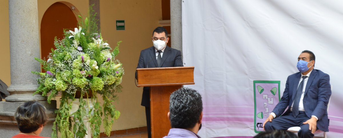 MCalpulalpan's tweet photo. #Informe  |  Respetando las medidas ante el COVID19, el alcalde, Neptalí Gutiérrez Juárez, presentó a través de las redes sociales, su 4to Informe de Gobierno, para cumplir con la ciudadanía.
#JuntosTrabajando  #Gobierno #Municipio https://t.co/uzVJaNDyQM