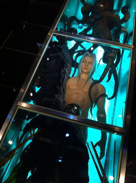 IuIu 💬 on X: sephiroth statue at the square enix store.lemme  talk to u  / X