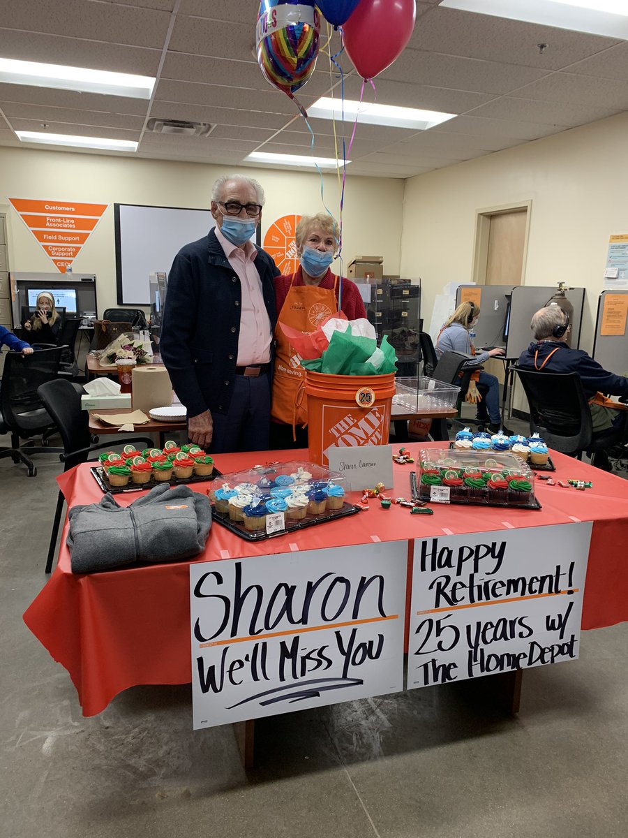 Happy 25 years Sharon! And Happy Retirement! We sure are going to miss having you with us, but come back anytime! #1548Family <a href="/kmwunrow/">Kathleen Elmore</a> <a href="/RichBolton2/">@RichBTHD</a> <a href="/ChristyBrown530/">Christy Brown</a> Gene(her husband) came to make sure she left with him! 😍