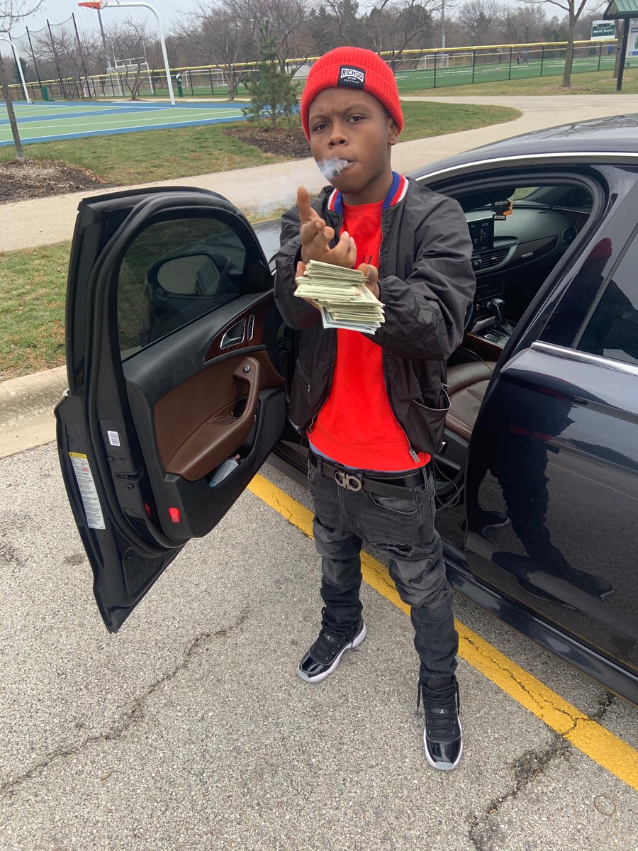 therealdjayo's tweet photo. 9x out of 10, how you react to something depends on who’s watching💯 don’t react for the satisfaction of the “larger crowd” react cause it’s what you wanted to do 💯 every action don’t deserve a reaction either... #Message 
#yoayooo https://t.co/v2pwboWHa4