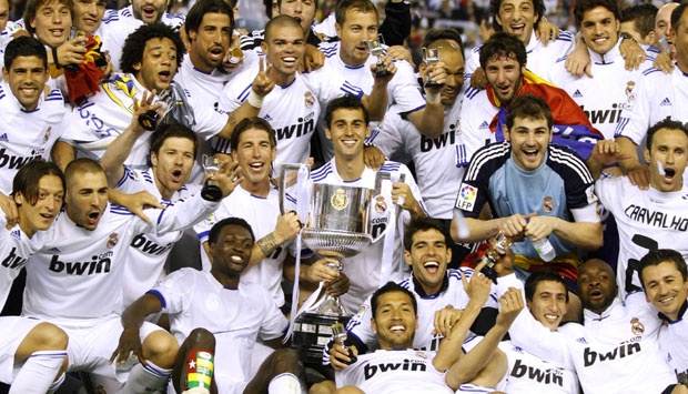 Face au Barca en finale de Coupe du Roi, le 20 avril 2011, Ronaldo permet au Real de gagner cette finale.Benzema remporte son 1er titre avec le Real Madrid