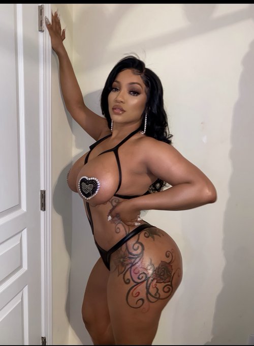TAP BIO NOW 🥰🥰 I&rsquo;ll be going live on my onlyfans page at 3 PM sharp today I hope y&rsquo;all ready 🙌🏽🥰🥂 https://t<a href="/tag/onlyfans"class="tags"><span>#onlyfans</span></a>