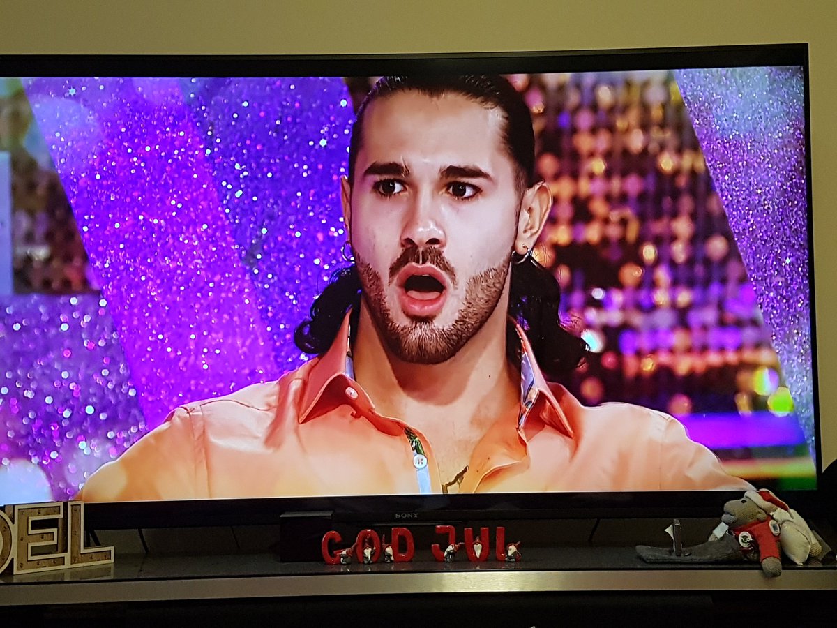 reelofthe51st's tweet photo. One of my favourite & funniest bits of this year's @bbcstrictly #ItTakesTwo 😂 @GrazianoDiPrima #Disqualified #ProChallenge #Fleckerl #strictly #strictlycomedancing https://t.co/JYs5yFsDi7