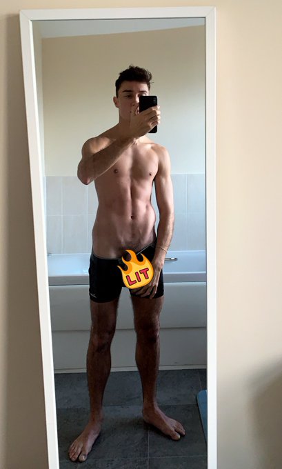 1 pic. Hey there ?? RT if you wanna take a bath with me ??? uncensored content on #Onlyfans ?? https://t