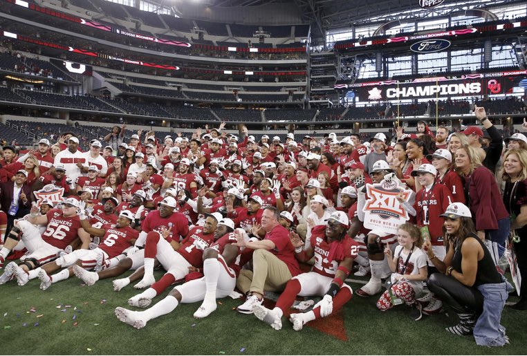 JalenHurts's tweet photo. ROLL SOONERS !!
#SECChampionship #Big12Championship https://t.co/GKj4J7pHU7