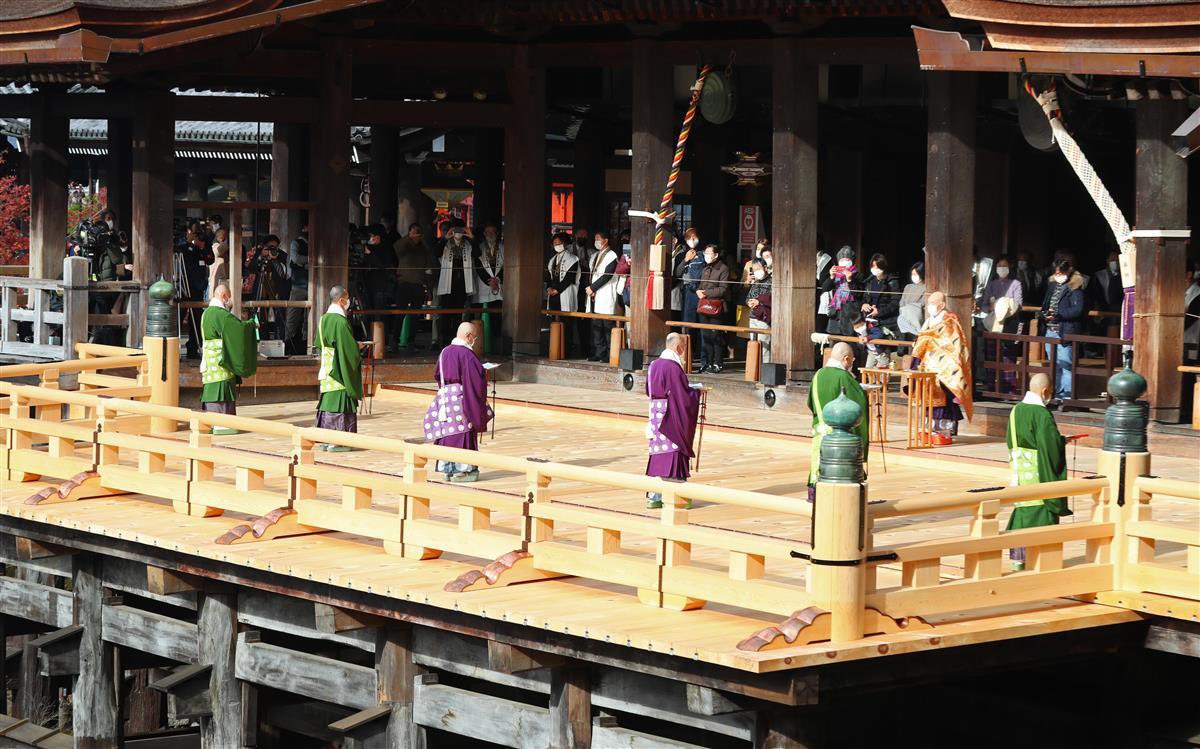 AlexDeFomin's tweet photo. В Киото Храм чистой воды #清水寺 оказывается реконструировали. "Свежим" он выглядит уже не так величественно как раньше :/ #НичтоНеВечно. https://t.co/gsw4rTaUSS