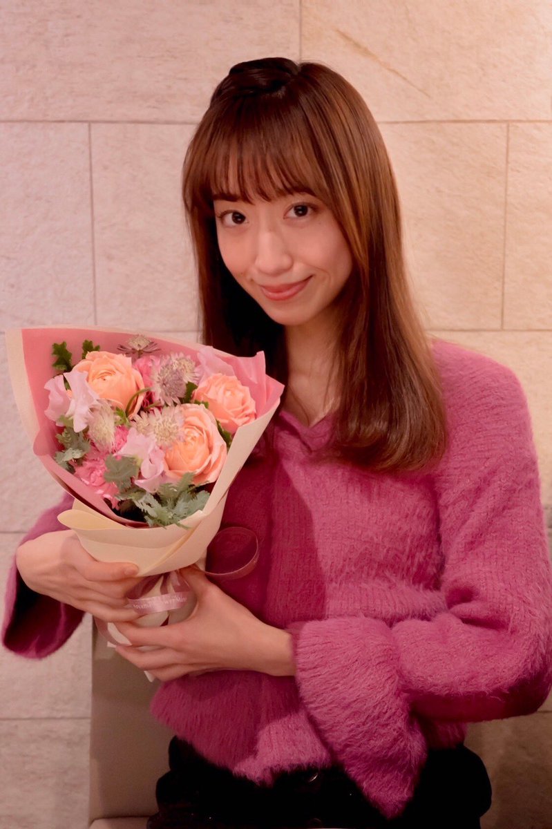 _yumimochi's tweet photo. ちょっと遅れちゃったけど〜、、
12/19 1つまた歳を重ねました🎂✨

笑う門には福来たる‼️

ひとつの笑顔がまた別の笑顔を呼ぶ、
そんな素敵な連鎖反応を起こしたい🌈 https://t.co/VmiioTIpCx