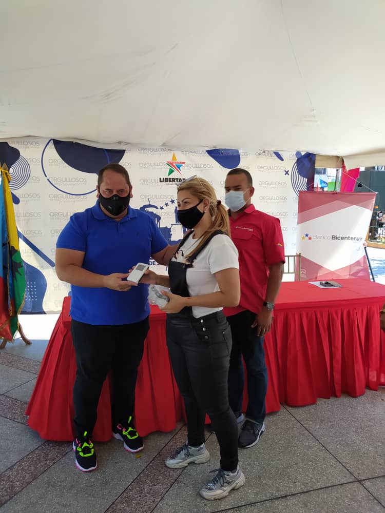 #19Dic | El Banco Bicentenario y la Alcaldía del Municipio Libertador de Palo Negro, en el estado Aragua, realizaron entrega de 30 Puntos de ventas a pequeños comerciantes  y emprendedores

#MásCercaDeTi 
#TrabajamosParaTi