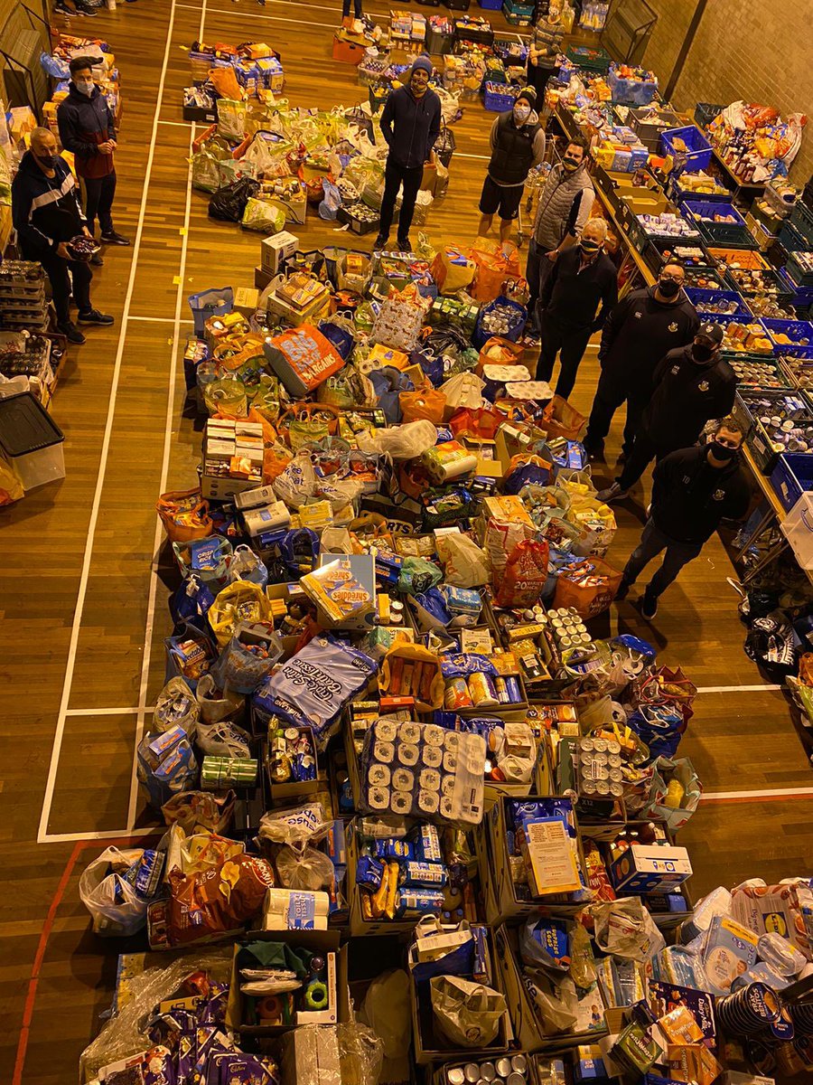 CarthaQPRFC's tweet photo. Speechless. 
Wow.

All of the donations went to @TrussellTrust in Ibrox. They were incredibly thankful and overwhelmed, commenting “this is the biggest single donation we’ve ever had”!

We’ve made a difference today and couldn’t have done it without you.

#Christmas #Foodbank https://t.co/JQ9irWltrJ