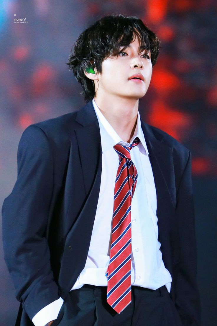 imagine he's the popular bad boy in ur school 