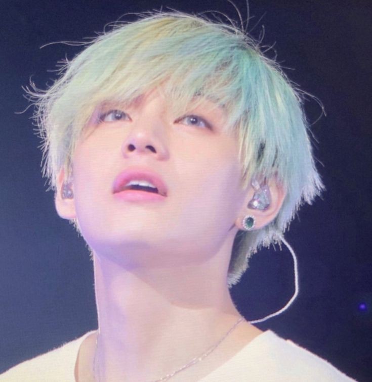 kim taehyung , r u even real ? 