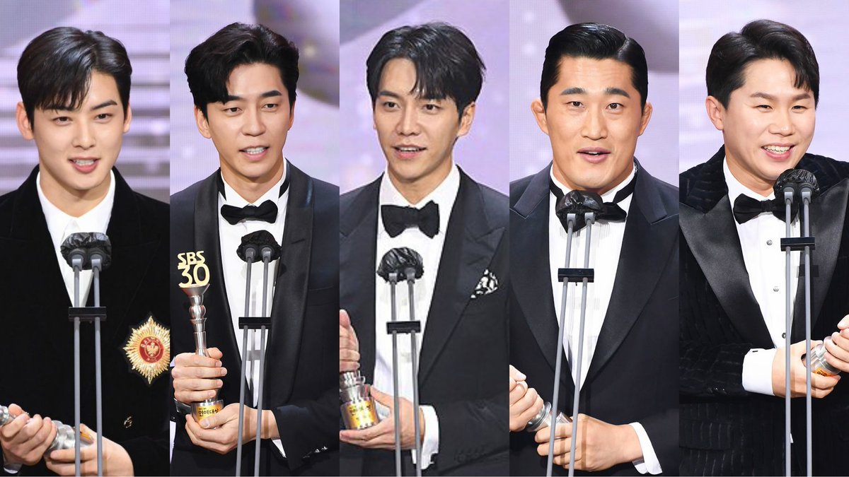 TEAM JIPSABU AWARDS FROM TONIGHT'S #SBSEntertainmentAwards2020
🏆 #LeeSeunggi HOT STAR AWARD
🏆 #ShinSungRok BEST ENTERTAINER AWARD
🏆 #ChaEunwoo ROOKIE AWARD OF THE YEAR
🏆 #DongHyun EXCELLENCE AWARD
🏆 #YangSehyung PRODUCER AWARD
Congrats Team JIPSABU 👏🥰