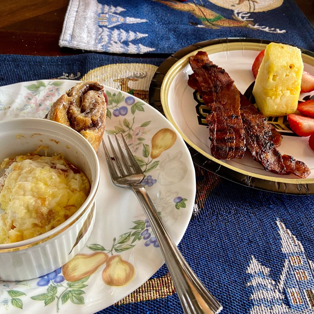 CeliacPress's tweet photo. Brunch time 🍳 🥓🍍 #glutenfree #celiac #UCF https://t.co/wSIEs1Ca5a