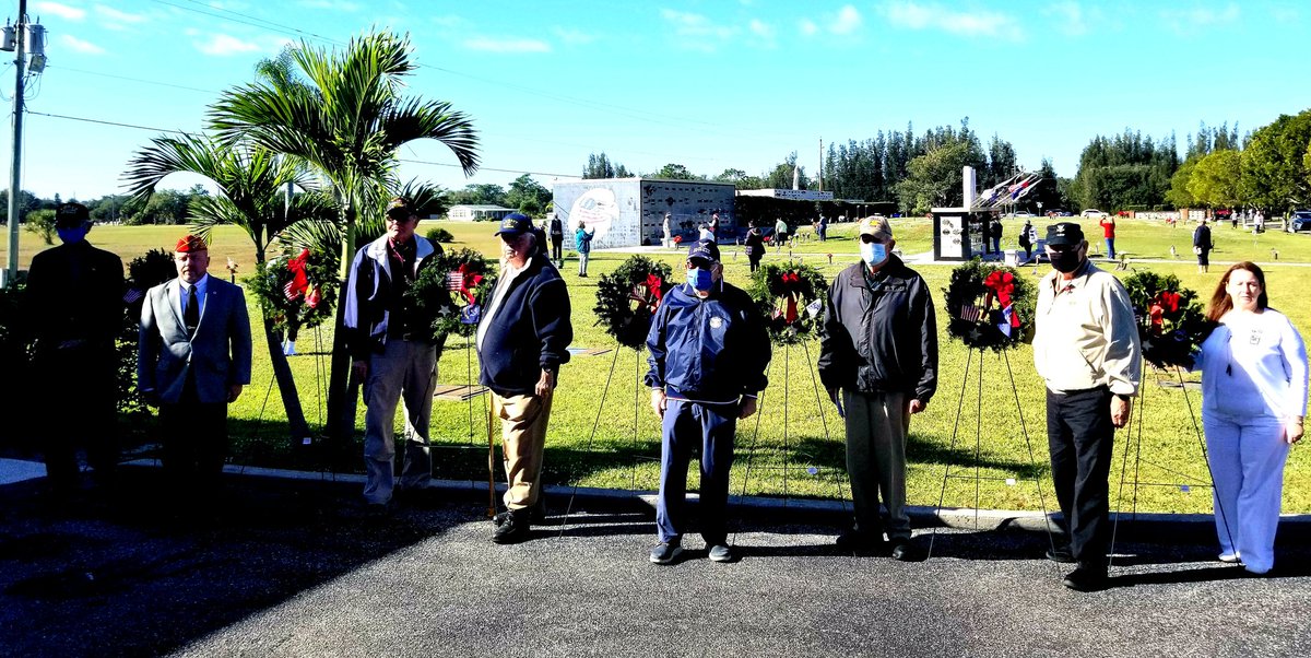 pgpdflChief's tweet image. Wreaths Across America conducted a beautiful "Remembrance Wreath Laying Ceremony" at the Charlotte Memorial Cemetery this morning. The organizers and presenters did an outstanding job. #veterans #wreathsacrossamerica