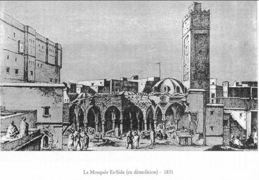 Durant la colonisation la France a détruit de nombreux édifices témoignant de notre histoire et de notre artisanat, comme la medersa tachfiniya dont j'avais parlé au dessus, ou encore la mosquée Essayida d'Alger en 1831 bijoux architectural algerois.