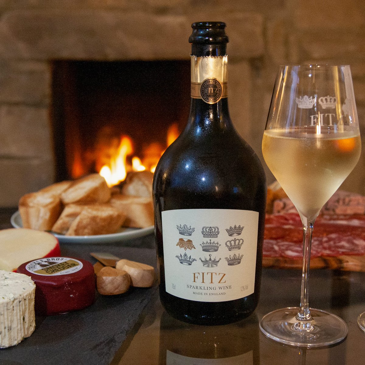 FitzWineUK's tweet image. Turn your casa into a castle — just add Fitz 🥂 Rebellious Christmas tipple 🍾 Shop fitz.wine ☝️
