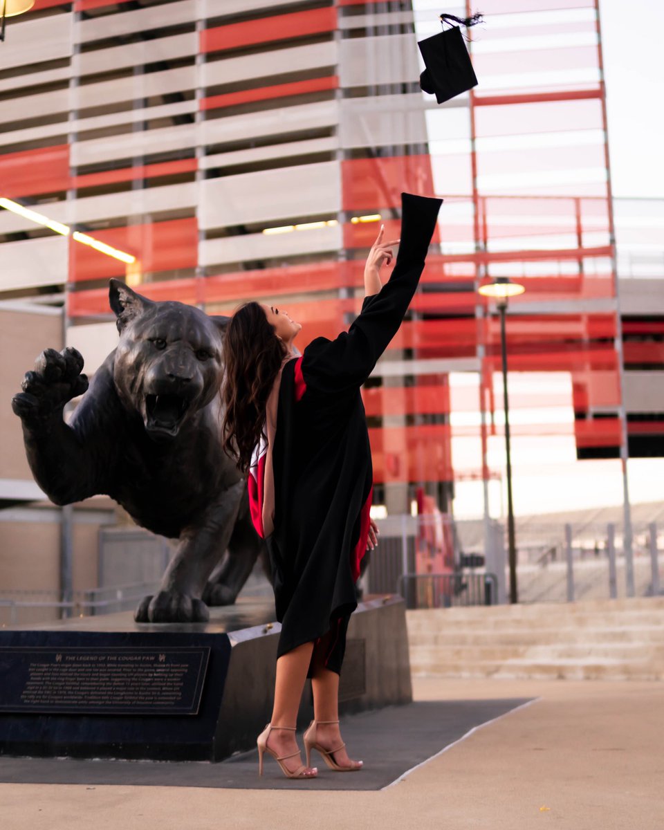 ecnls_'s tweet photo. I have my Master of Science in Accountancy at 21 yrs old! I also completed a certificate in Assurance &amp; Finance reporting, received the Dean’s Award for Academic Excellence &amp; secured and full time position at one of the global six accounting firms. BLESSED! https://t.co/sKNV0ZvmyV