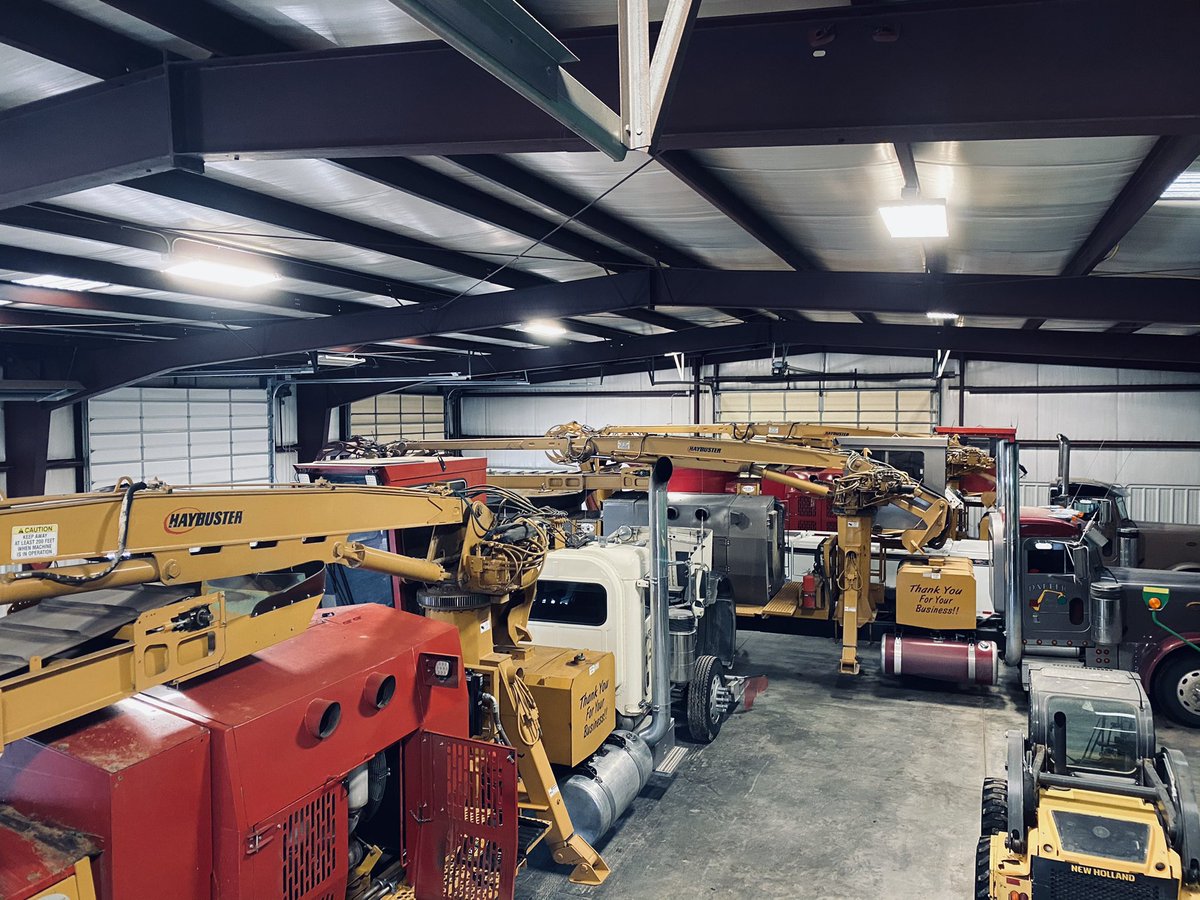 183 grease zirks about to get violated 🤏🏻 Air filters about to get a good blow job. Week before Christmas is always hecktic just wanted to say Merry Christmas everyone and have a safe New Year! Cmon 2021 am I right??