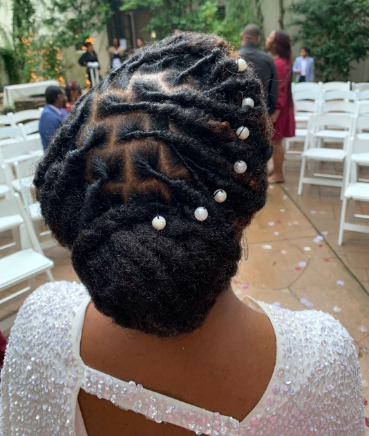 salon_red's tweet photo. The perfect wedding loc updo for the bride. Custom made loc extensions, garnished with pearl accessories I found at the beauty supply store on earrings.
•
•
•
Hair by Tayanna. @tayannaj_thexperience

Reserve your new style online with our professionals! https://t.co/QPXEb3T6PD https://t.co/aq72YhtGPj