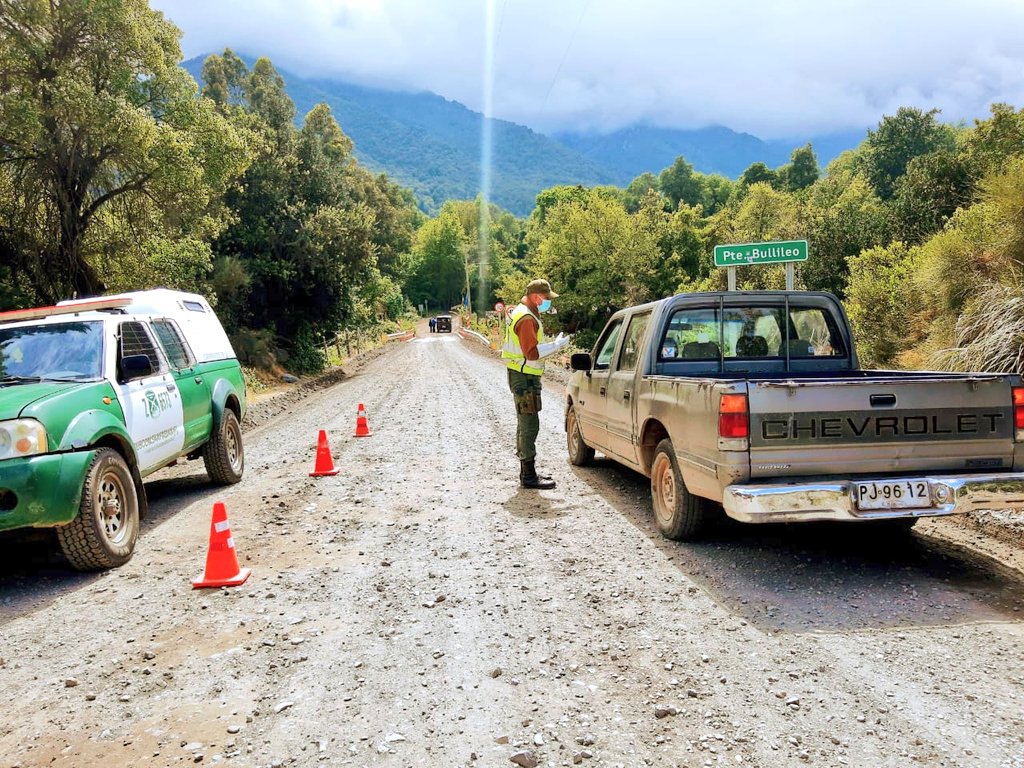 CarabNuble's tweet photo. Carabineros de la Subcomisaría #SanFabián (F), realiza controles preventivos en los sectores cordilleranos #BarrioBuenosAires, #Bullileo y #LosPuquios, además fiscalizar la Ley de Tránsito, exceso de velocidad y el cumplimiento de las disposiciones sanitarias por Covid-19. https://t.co/nqpCHtpgFs