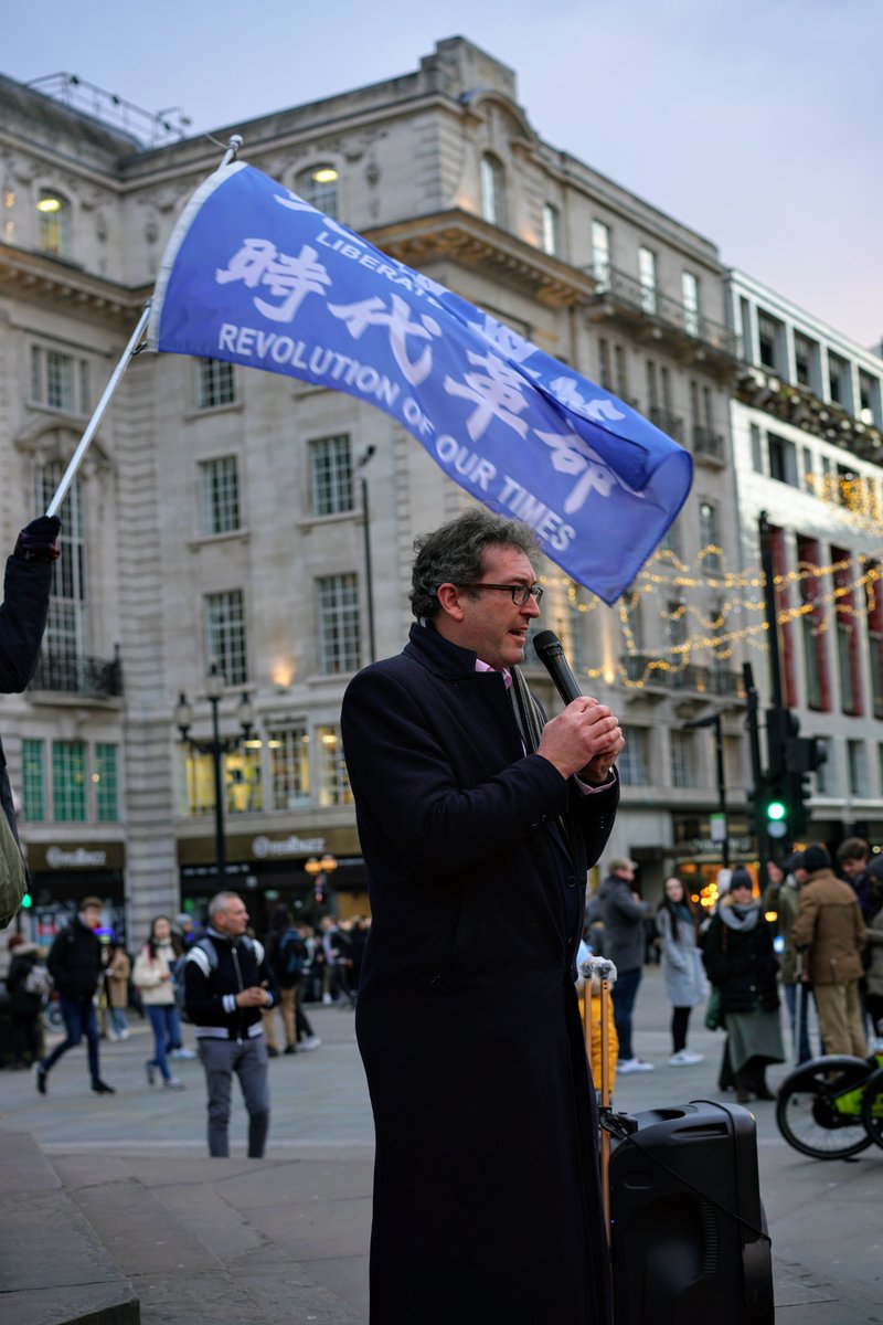 benedictrogers's tweet photo. 🔥🔥 BREAKING UPDATE ON MY CHRISTMAS EVE PROTEST FOR FREEDOM IN CHINA - REVISED PLANS

THREAD:

In view of the Prime Minister's new #Covid_19 restrictions in London, it would not be responsible for me to proceed with my planned protest in a cage outside the Chinese Embassy/ https://t.co/ZLaegOuTPD
