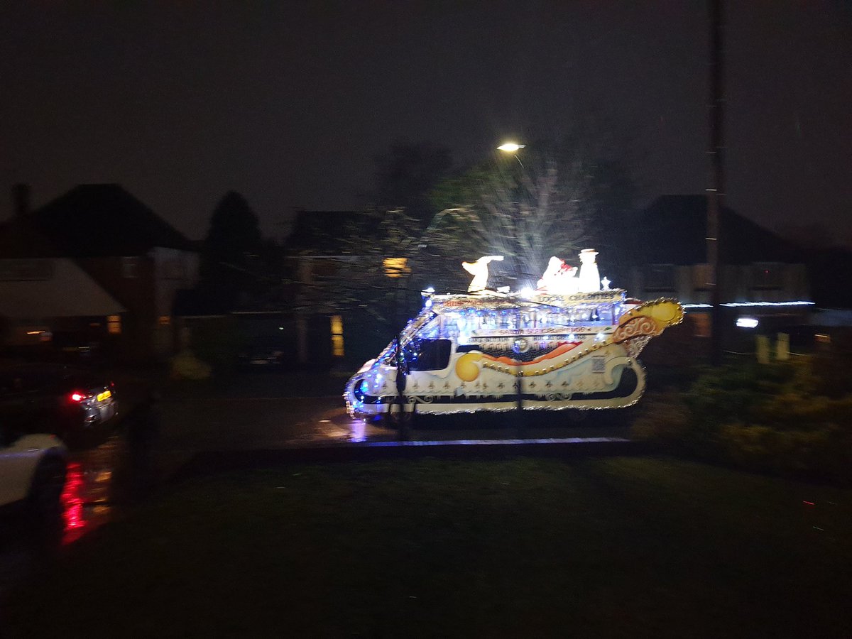 CheamToday's tweet photo. Hats off to the Santa's Van for venturing out in this dreadfull weather. #cheam https://t.co/84auoBWB3K