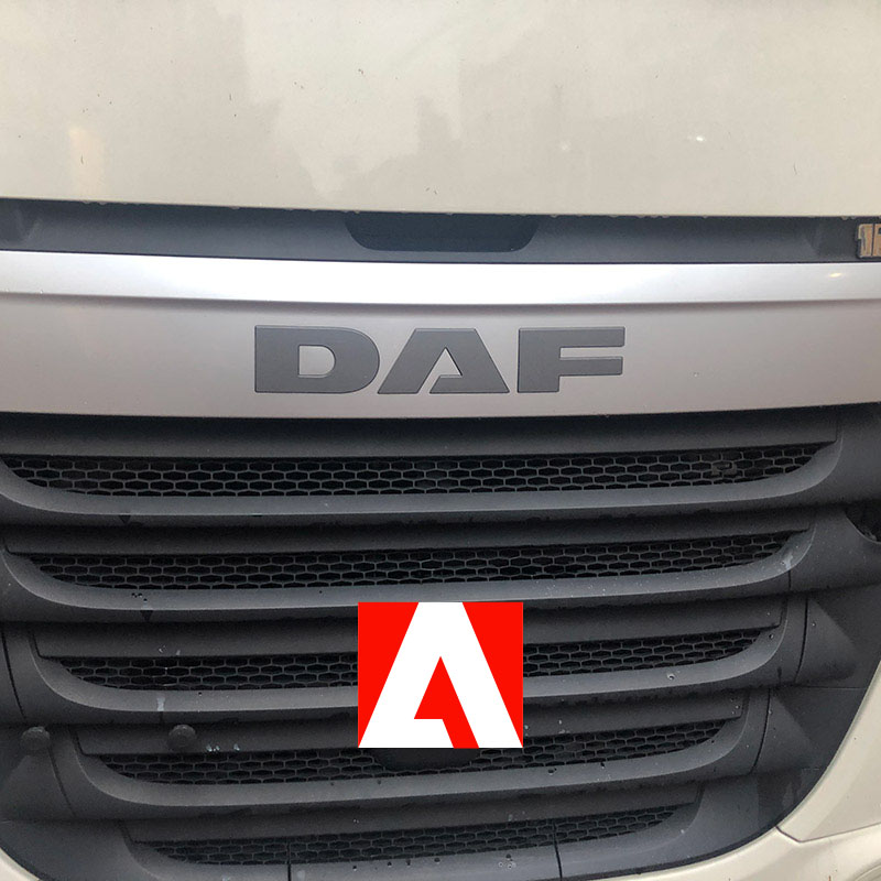 Heee, dat ik dat nu pas zie: het DAF-logo heeft dezelfde A (doch gespiegeld en platter) als het Adobe-logo !

Daar kan je nu het hele weekend op teren...