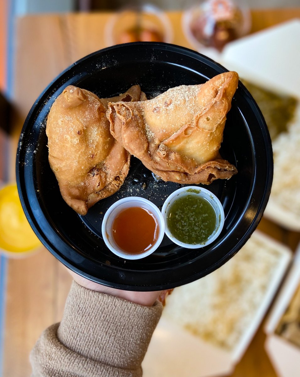 RealBCR's tweet image. Is there anything more satisfying than a fresh, crispy samosa? 🔥 Samosas are the perfect side for your BCR order!

#butterchickenroti #bcr #superfan #samosas