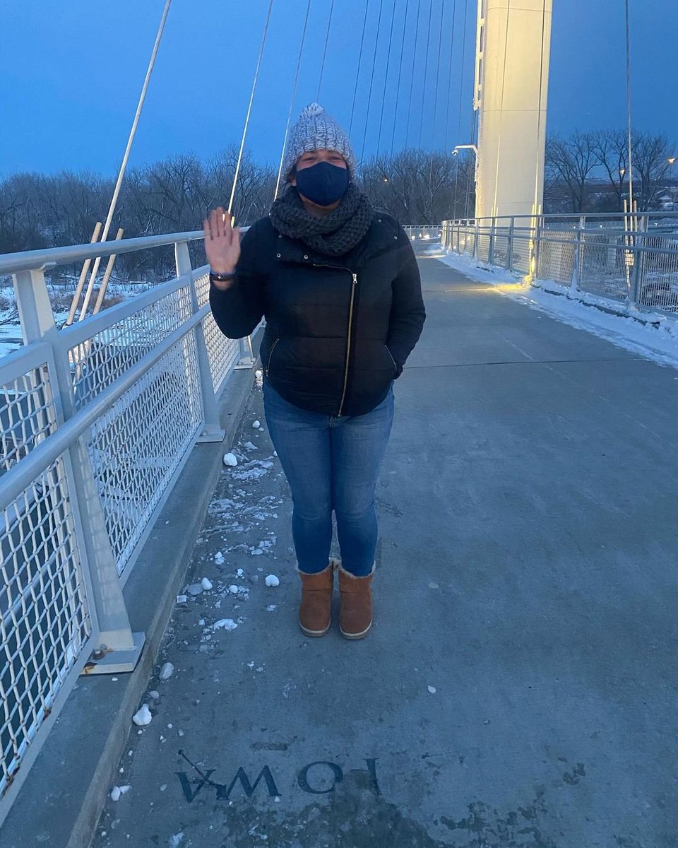 BobTBridge's tweet photo. This visitor "randomly stumbled upon the Nebraska/Iowa state line."
I hope she didn't hurt herself.
#bridgejoke
📸: @awaywithvanay https://t.co/hU0G9b8Ysl