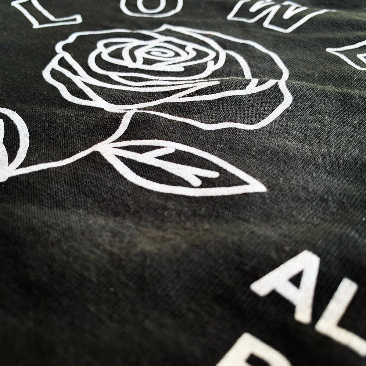 brokenforestco's tweet image. Happy weekend everyone! We are down to the very last Flower Tee, in a small. Chances are this tee will not be restocked. Grab the last one before it's gone! 🌹 
l8r.it/tcbL