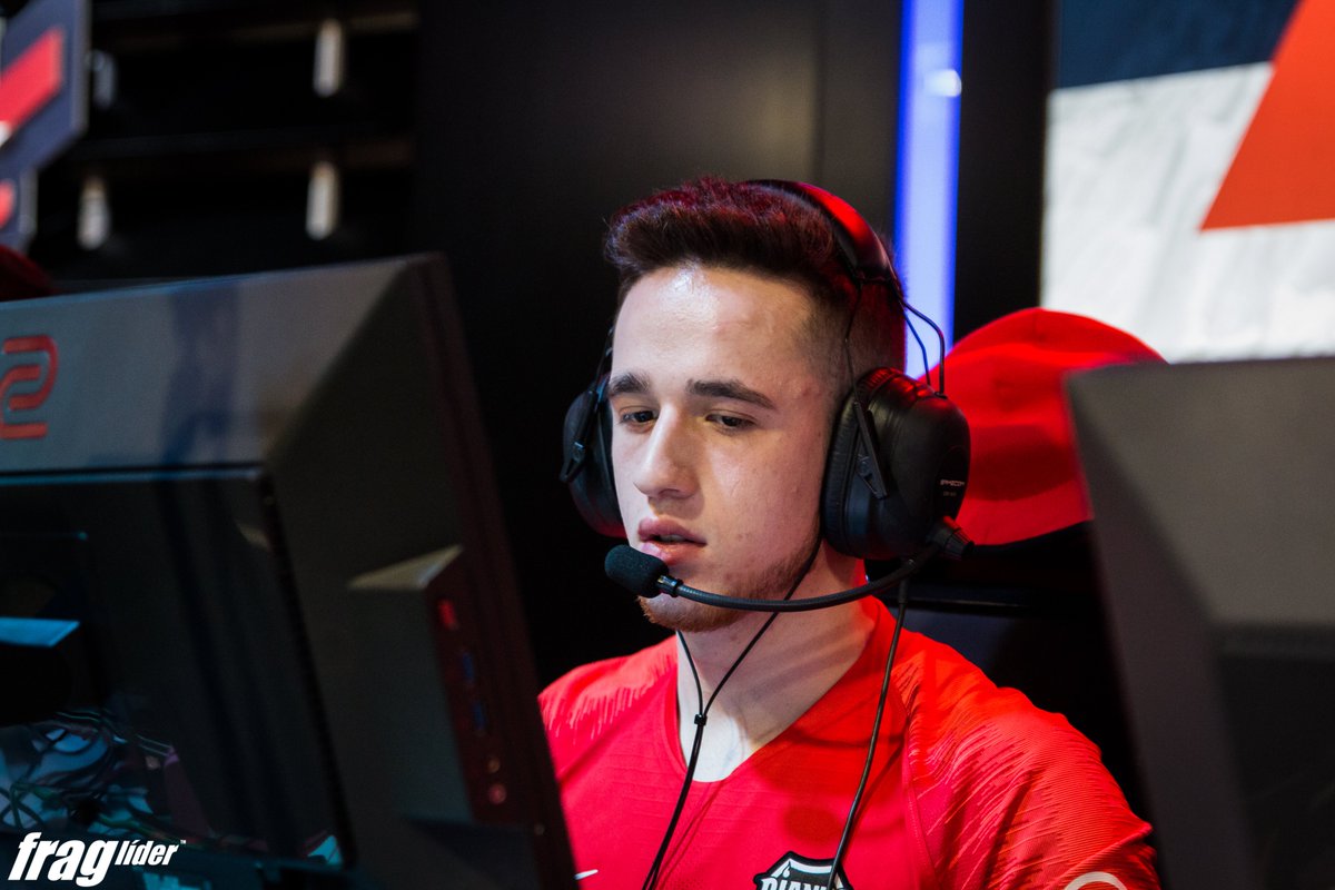 GIANTXGG's tweet photo. No estamos a la altura en Dust II y @CreamRealBetis accede a la final de la #OneTap8. GGs!
#WeAreGiants #VodafoneGiants https://t.co/E3ewaatQCh