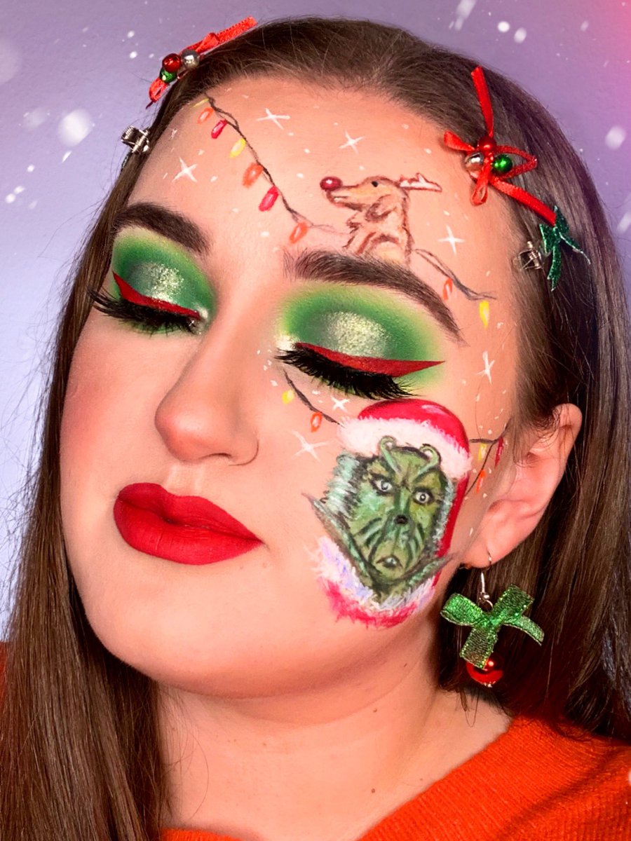 kalinakuli1's tweet photo. 2019vs2020💚
which Grinch do you choose? https://t.co/6EzXh9XWIf