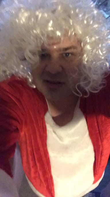 Me in (flanel) Santa Suite Not really suitable to BrisbaneQld-AU fortunately it 5:30am https://t.co/