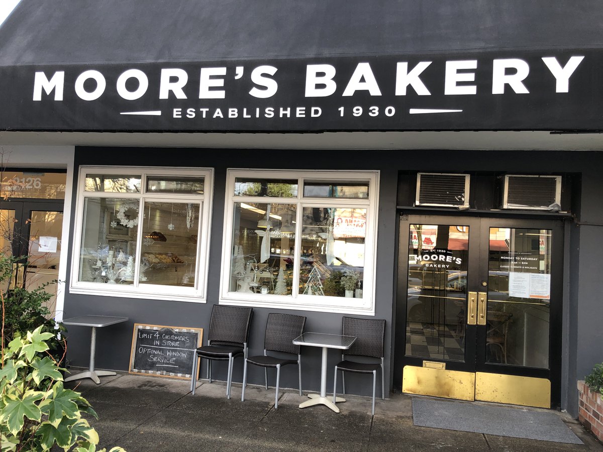 KerrisdaleKBA's tweet image. Moore's Bakery has Christmas cake and cookies! #MooresBakery #kerrisdale #ChristmasCake #ChristmasCookies #bakery #supportlocal #shopKerrisdale #KerrisdaleKBA