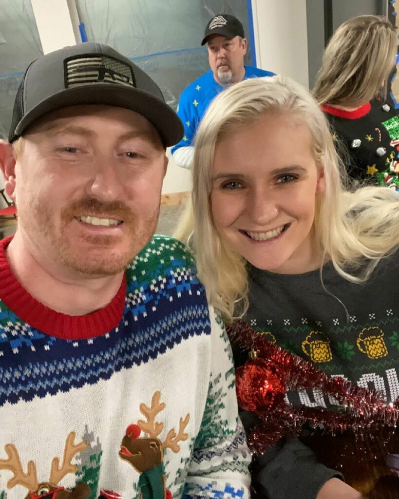 JRuffeOfficial's tweet photo. Ugly sweater party. I kinda like this woman. https://t.co/juQQUpRie8 https://t.co/6NpAx29062