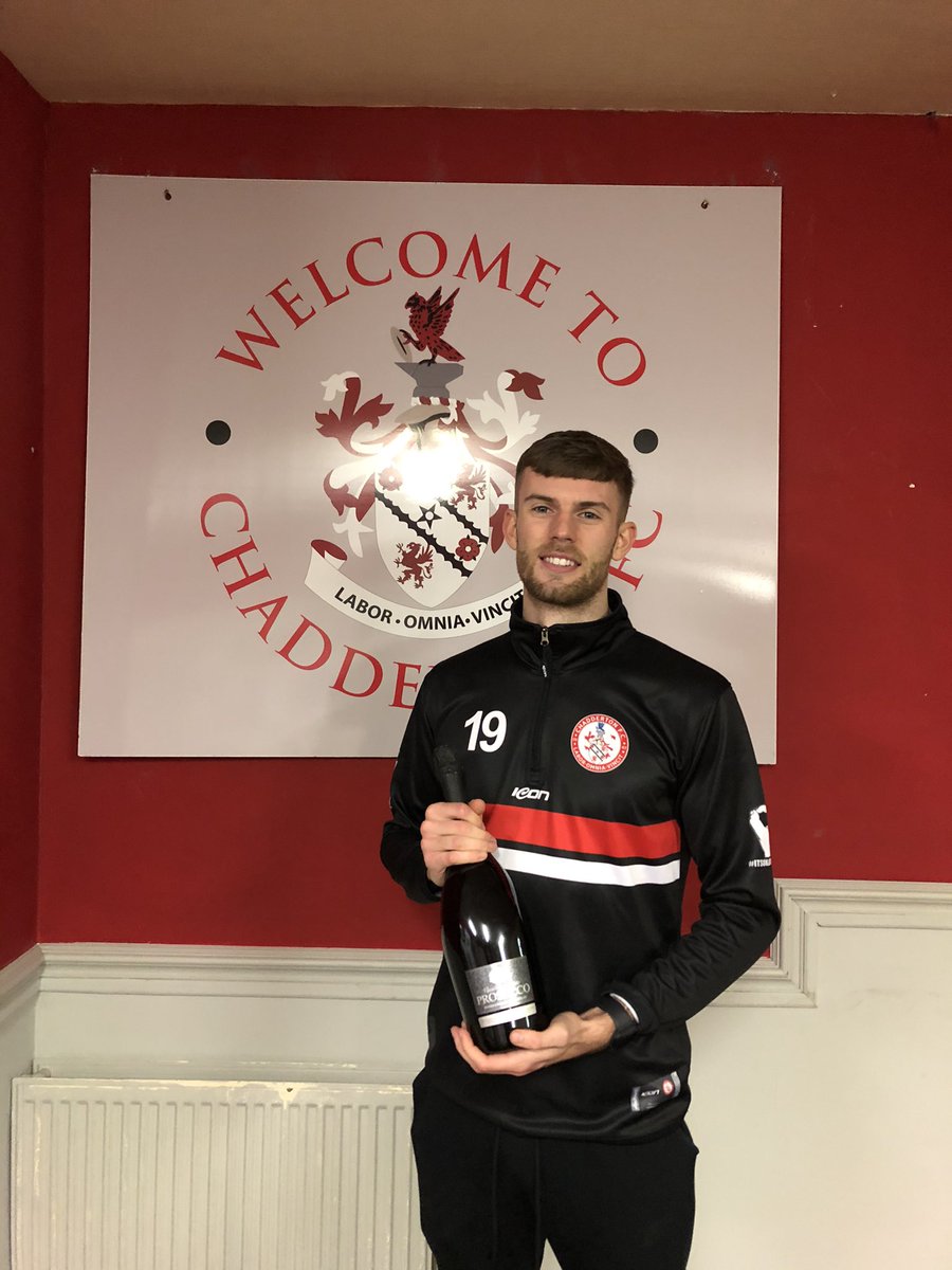 ChaddertonFC's tweet photo. Chadderton FC Player of the Month award goes to @BradSullivan2 who picks up £50 and a large bottle of Prosecco courtesy of @TheBarclay_ and @ginandjuicebar 

Congratulations Brad 🤩🙌💪

#upthechadd🔴⚪️ https://t.co/PEaLmWBsAV