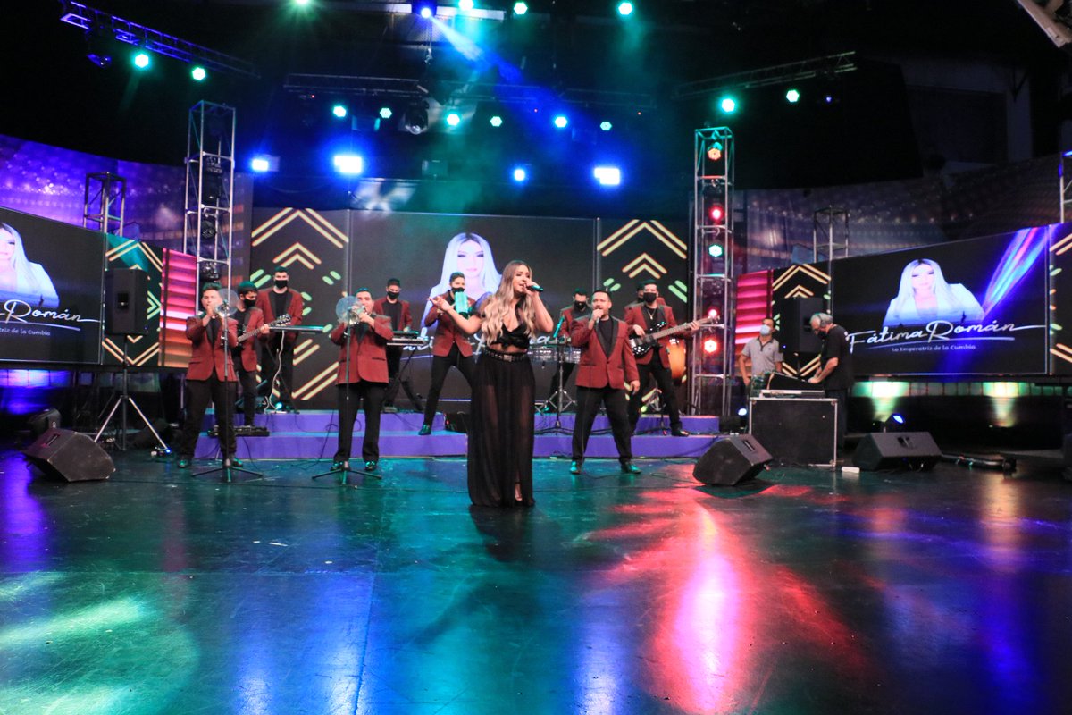 elgranshowpy's tweet photo. El grupo completo de #FatimaRoman dando un espectáculo de primer nivel en el último programa del #GranShow de @latelepy
📺📡Podes seguir la transmisión en la web 💻👉https://t.co/zX9Vlcy4jn https://t.co/CsHeKrHs3l