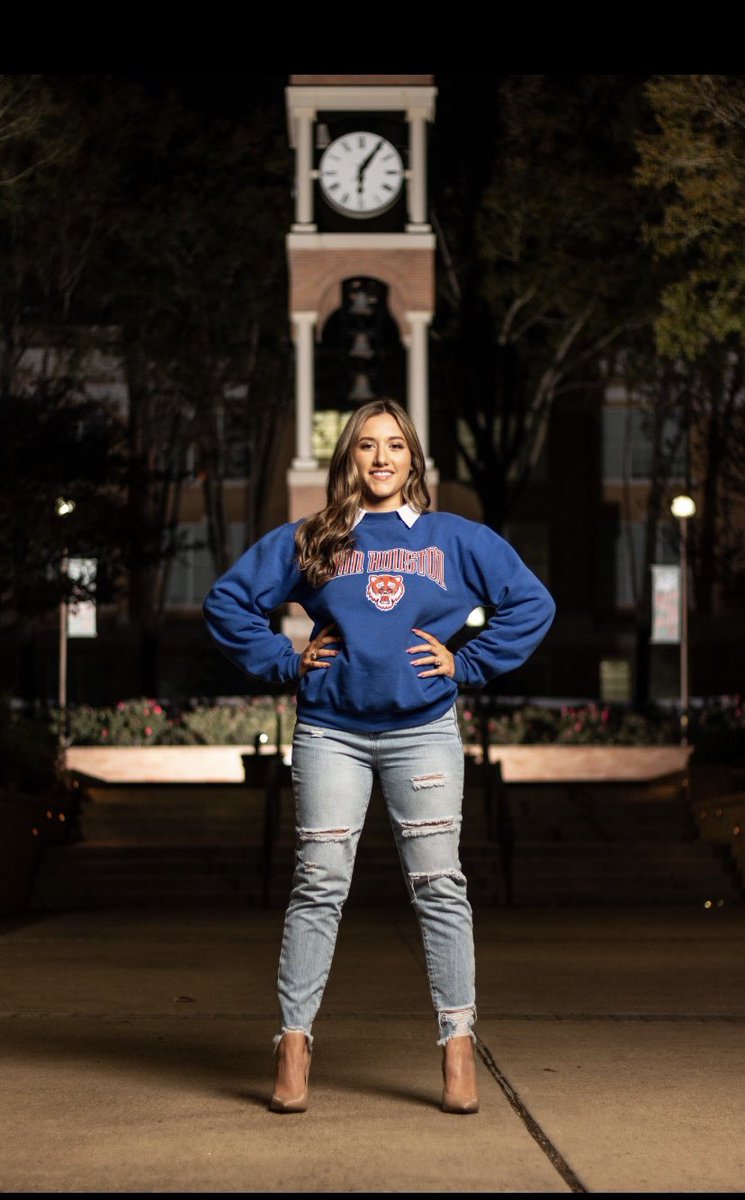 Watt_Sara2's tweet photo. Today I graduate from Sam Houston State University! Wouldn’t change this journey for the world.🧡💙
☑️BS of Psychology 
☑️Psi Chi Honor society 
☑️Psychology Club 
☑️Dean’s List 
☑️Early Graduation 
📸@Sobapictures https://t.co/6IlbEV1Gsf