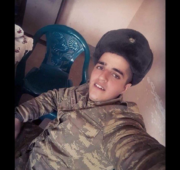 Şəhid Elməddin Mustafayev Məhəmməd oğlu. Qəbələdən idi. Atası hər il yeni ildə hamımızın şaxta babası olardı. Amma indi nə yolka var, nə şaxta baba. Can şəhidim nur içində yat. . .