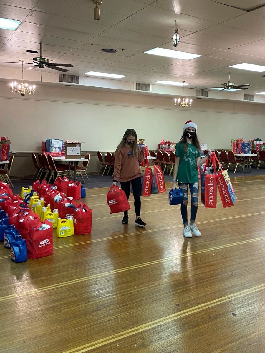 CHMSStarCats's tweet photo. The StarCats helped out the Elks Lodge with their gift collection for our service project. We hope that the sweet children who will receive these gifts and eveyone who the Elks Lodge is helping have a wonderful holiday. https://t.co/O3VMt85zNB
