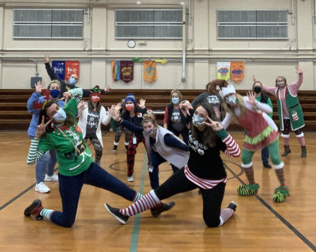 kbcrites's tweet photo. WE DID IT! Itโs day #85 of Covid crazy at the U! ๐#HelloChristmasBreak #JumpingWithJoyAtTheU #2021RamblersAreReady
#BetterTogetherAtTheU @myfcs @CaraBaker22 @Jennifer_Smallj @clendeninga https://t.co/yco3SR1kNt