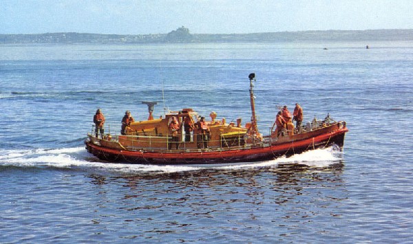 This day in 1981 the Penlee lifeboat Solomon Browne went to aid the vessel Union Star after its engines failed in heavy seas.Both vessels were lost with all hands. 16 people died including 8 volunteer crew. We will never forget. @penlee2018 <a href="/RNLI/">RNLI</a> .... ow.ly/NJna50xAlck