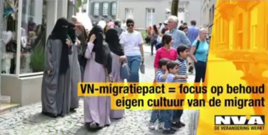 DierickxSander's tweet photo. Als je het mij vraagt, lijkt deze campagne toch verdacht veel op propaganda van de jaren 30 van de vorige eeuw.. https://t.co/BEJyABtt1E