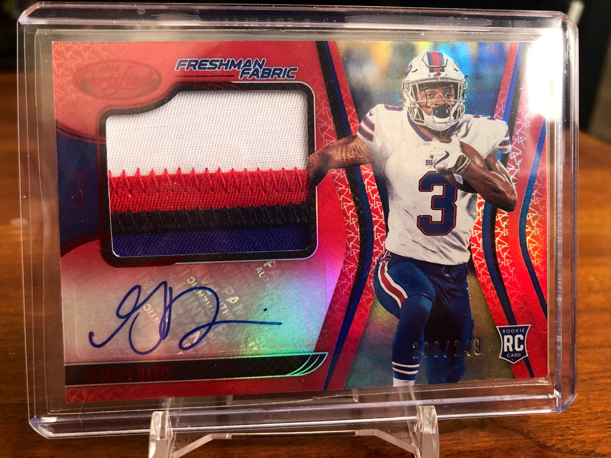 melinasphotos's tweet photo. #BillsMafia   Week 15 GIVEAWAY!

A chance to clinch the AFC East vs. the Broncos!

RT &amp; follow to WIN this #Bills Panini America prize pack, including a Gabe Davis autograph!

If the Bills get the W, I’ll give everything pictured to a lucky winner!

Good luck, LETS GO BUFFALO! 🦬 https://t.co/W87MOorRzT