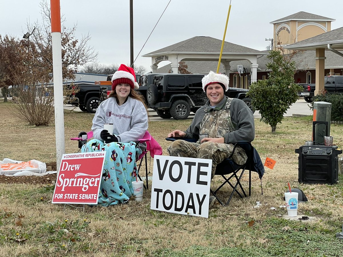 Using my secret weapons to get a big turnout today! Thanks <a href="/LydiaSpringer1/">Lydia Springer</a> @katespringer_, Kimber &amp; Grant #Winning #SD30 #txlege