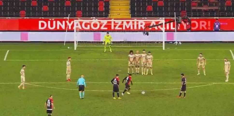 ebu_mikel's tweet photo. Liberal demokrat partinin bile zorlanmadan geçebileceği baraj #erolbulutistifa https://t.co/xSffJP8Prd
